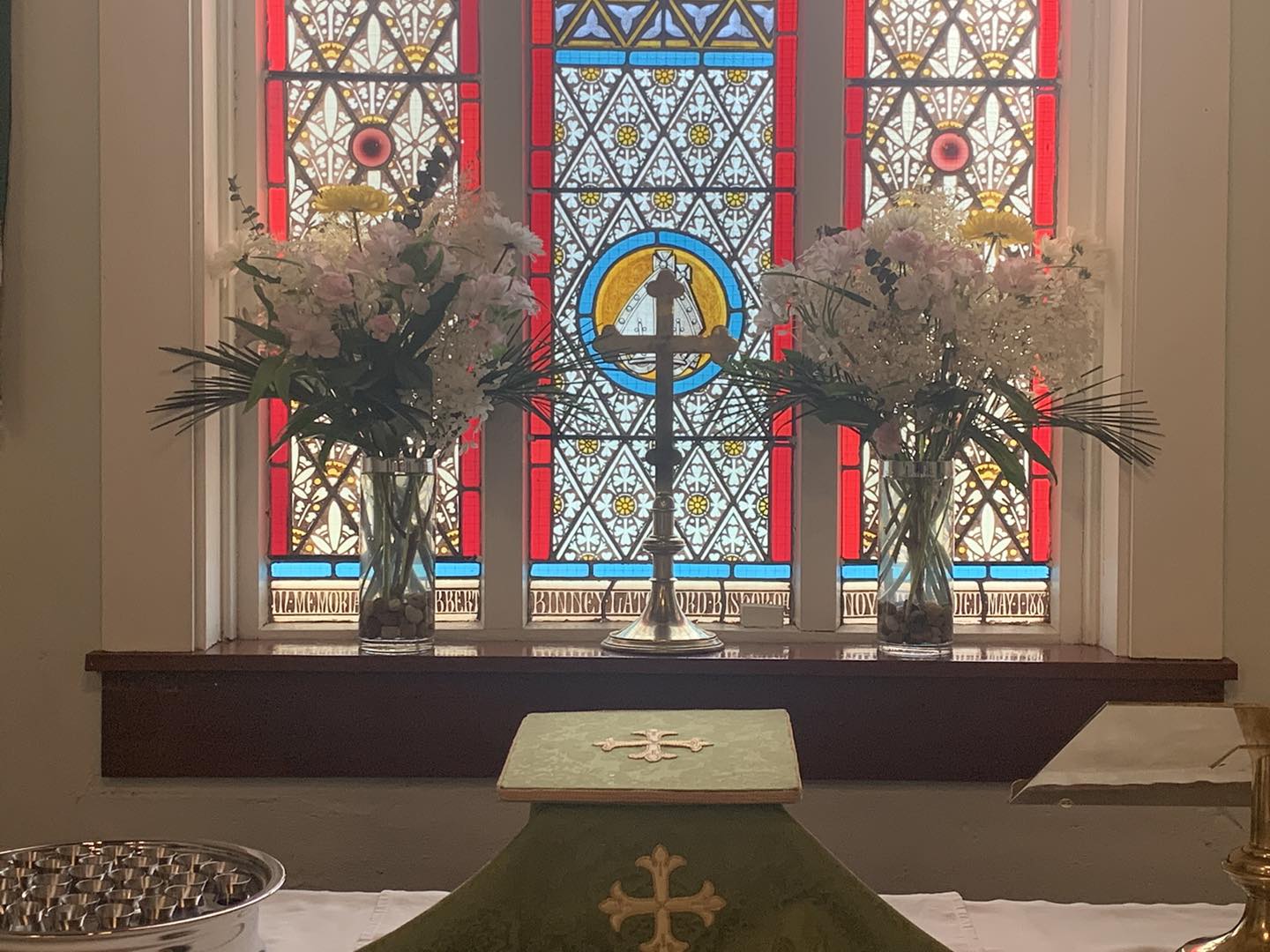 On Sunday, August 18, a Parish service was held at St. Mark's in Mill Cove. We had a lovely service led by Rev. Ann Turner and assisted by Rev. Jerry Cavanaugh and Clair MacInnis. Vases of nasturtiums were placed on the window sills of each stained-glass window in the nave of the church in memory of Joanne Eldershaw's mother, Mabel Johnson. Nasturtiums were Mabel's favourite flower.